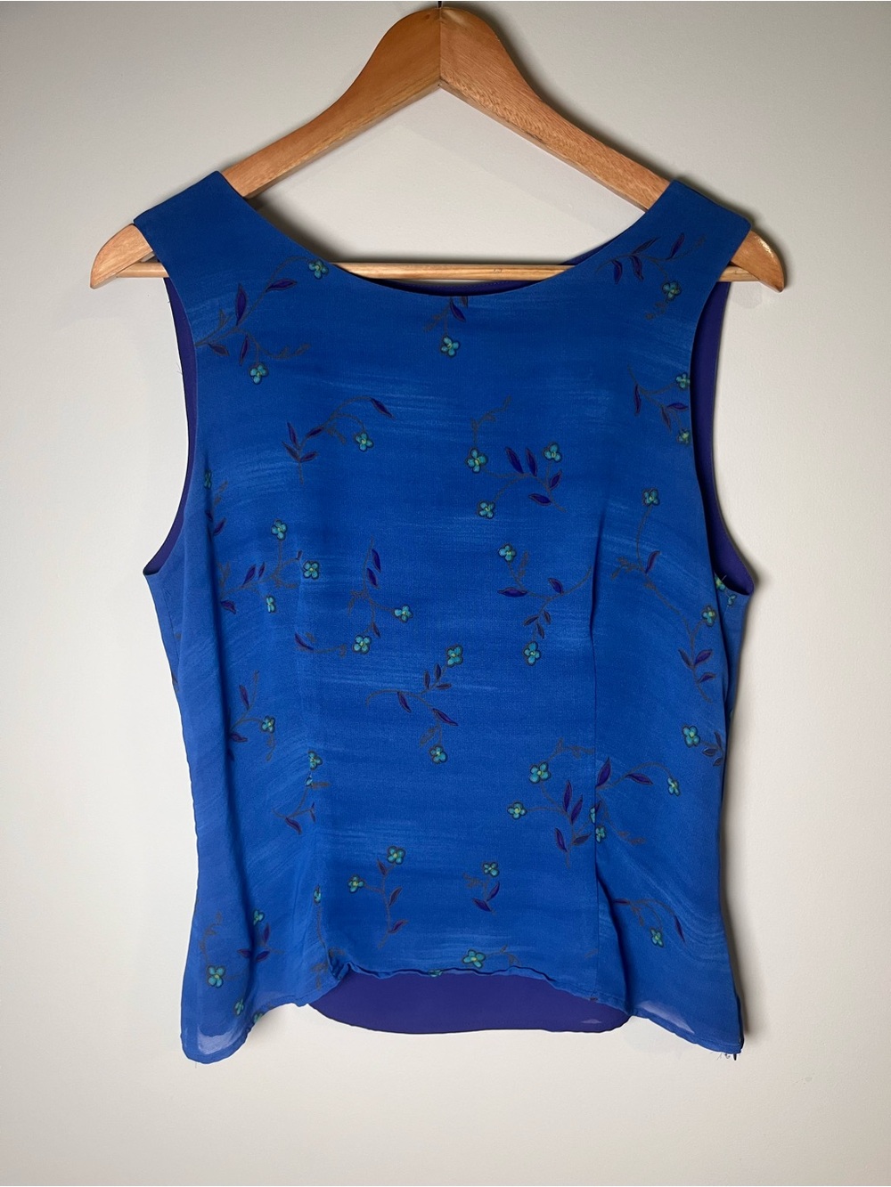 Casual Corner Blue Floral Sleeveless Camisole